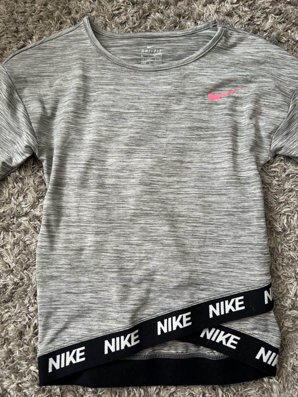 🌸 $10 SALE 🌸 Nike Girls Long Sleeve size 6x - Picture 3 of 3